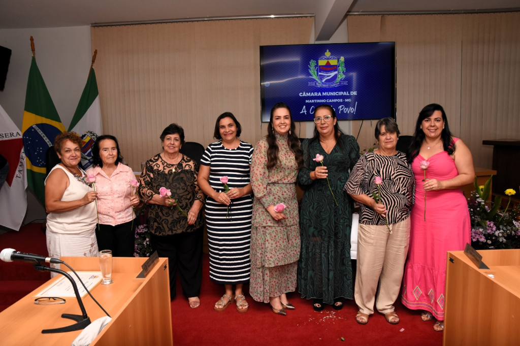 Solenidade em homenagem ao Dia das Mães; veja fotos do evento na Câmara Municipal de Martinho Campos